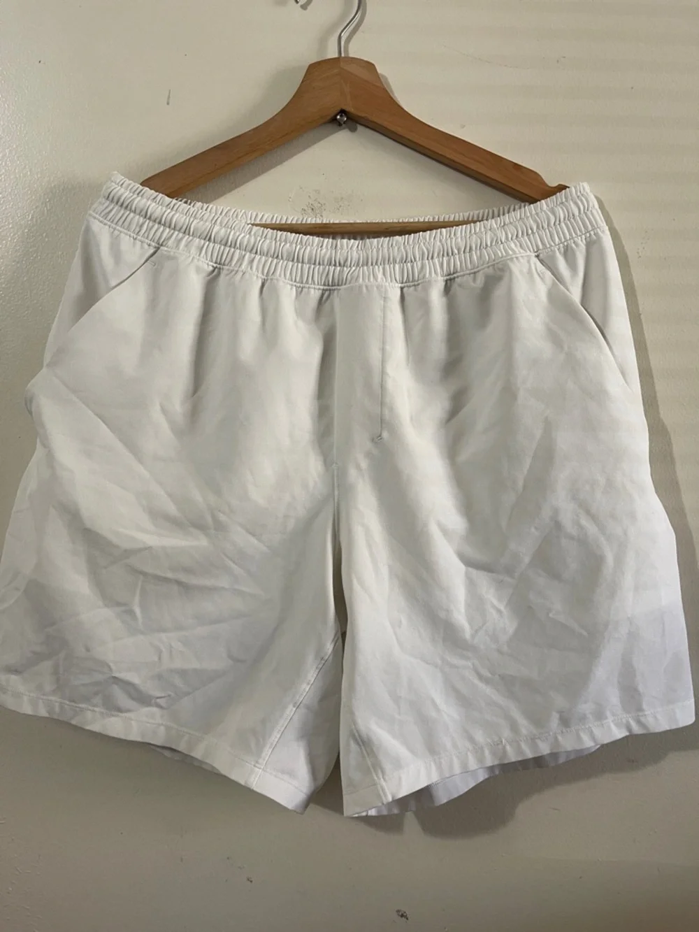 lululemon athletica White Men's Athletic Shorts with Elastic Waist